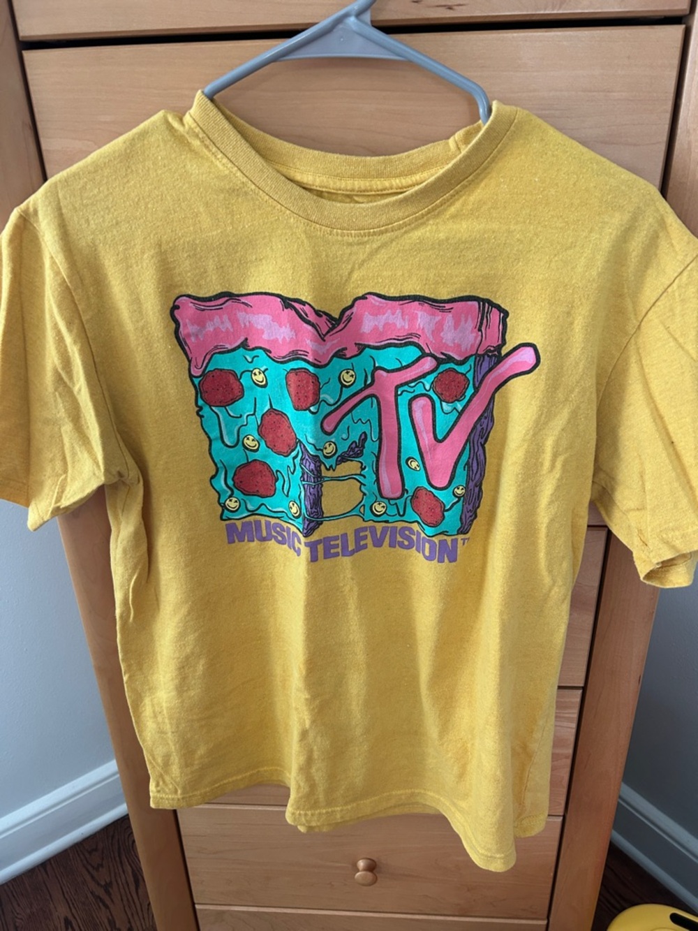 MTV Yellow Tee with Pink & Teal Pizza Logo, Size L